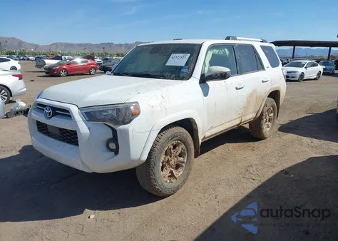 2024 Toyota 4Runner Sr5 из США, поврежденный, VIN JTEEU5JR0R5313971